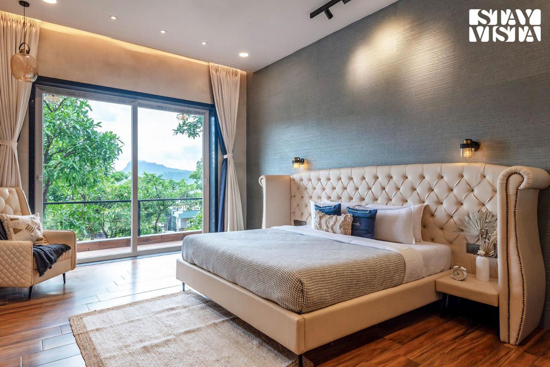Stayvista At La Nirvana With Pool, Music Speaker & Indoor-Outdoor Game 로나발라 외부 사진