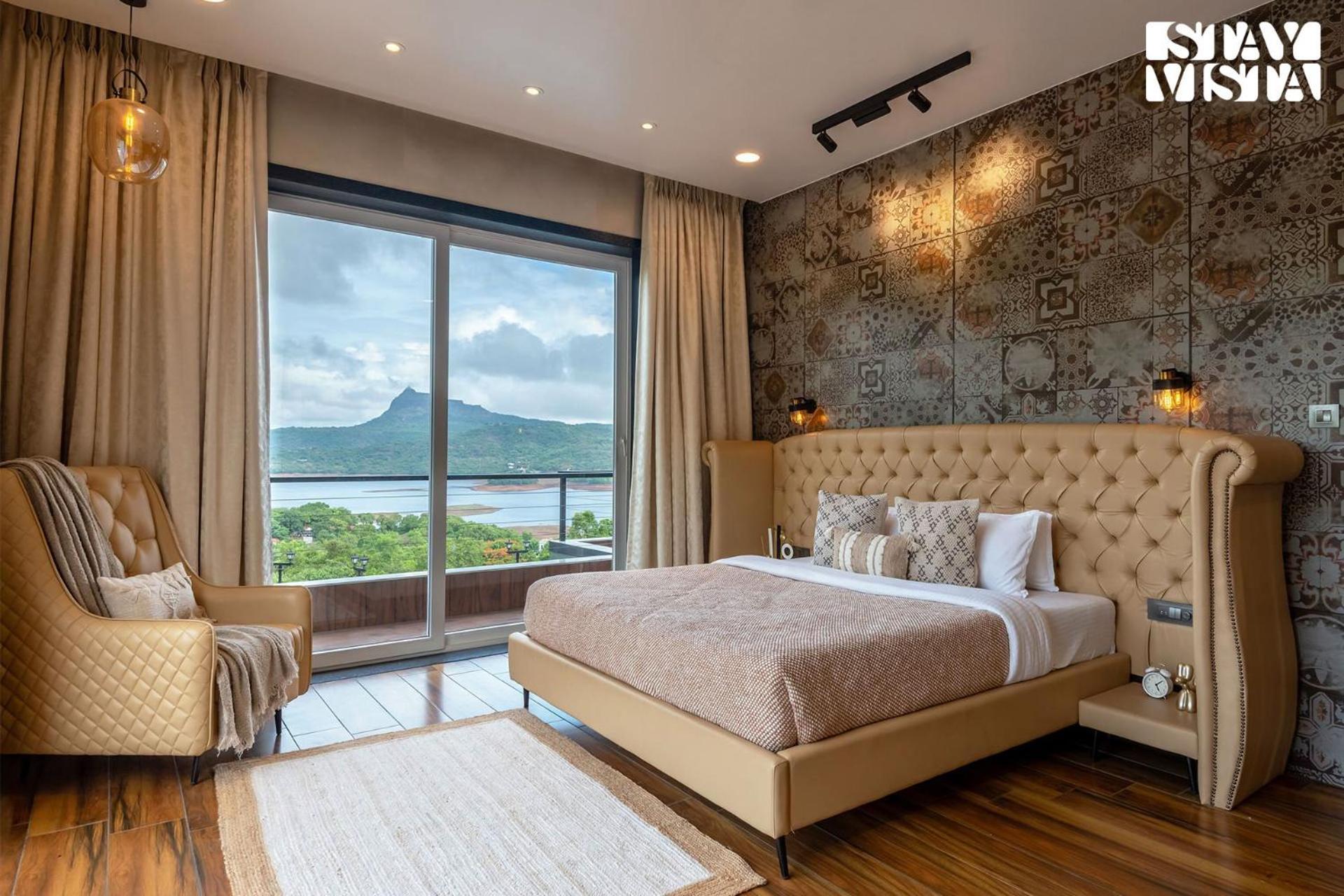 Stayvista At La Nirvana With Pool, Music Speaker & Indoor-Outdoor Game 로나발라 외부 사진