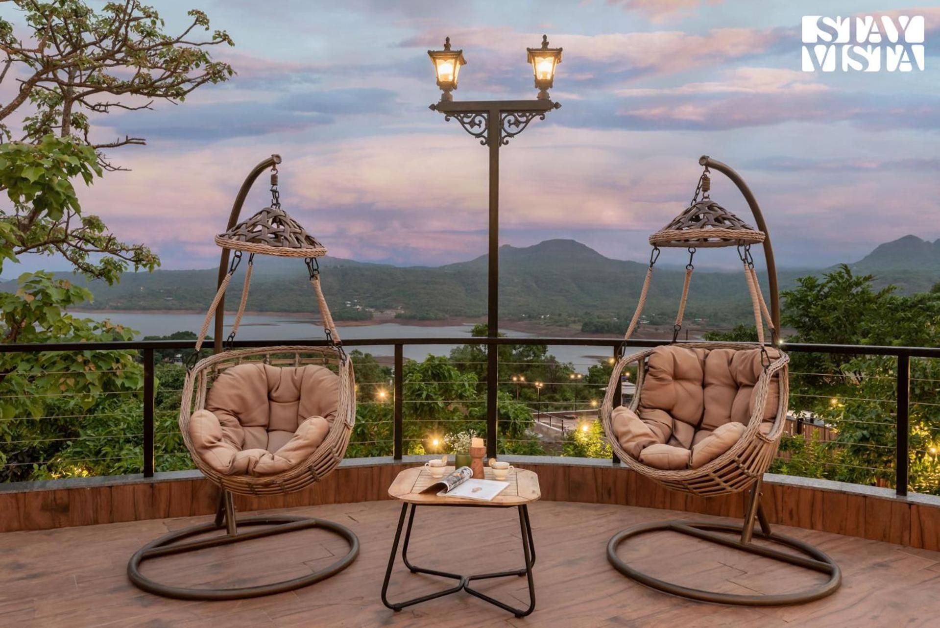Stayvista At La Nirvana With Pool, Music Speaker & Indoor-Outdoor Game 로나발라 외부 사진
