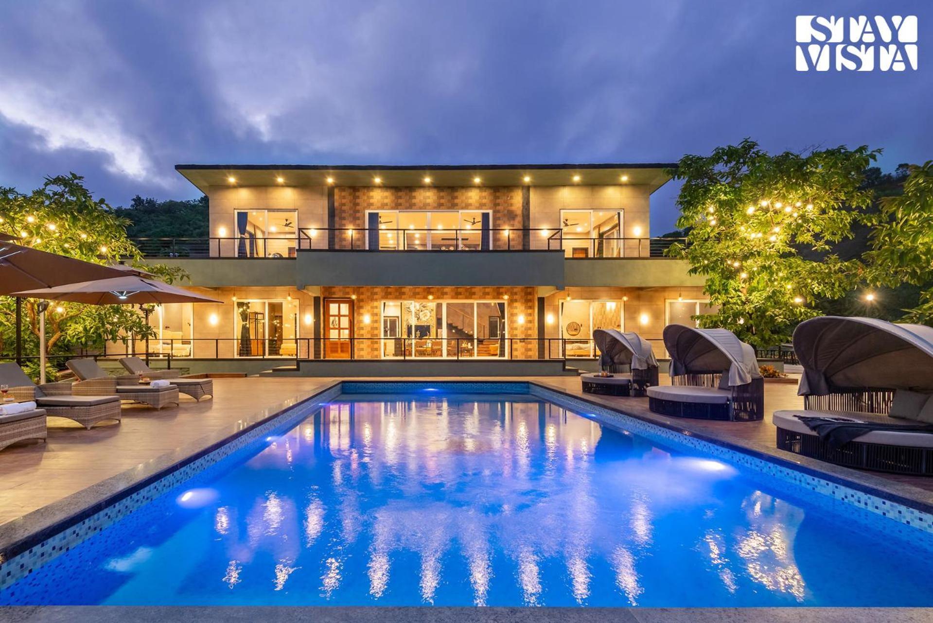 Stayvista At La Nirvana With Pool, Music Speaker & Indoor-Outdoor Game 로나발라 외부 사진